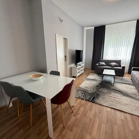 1 In Location-primrose كولونيا